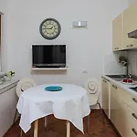 Luisa Villa